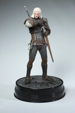 The Witcher 3 Wild Hunt Deluxe Heart Of Stone Geralt Figure