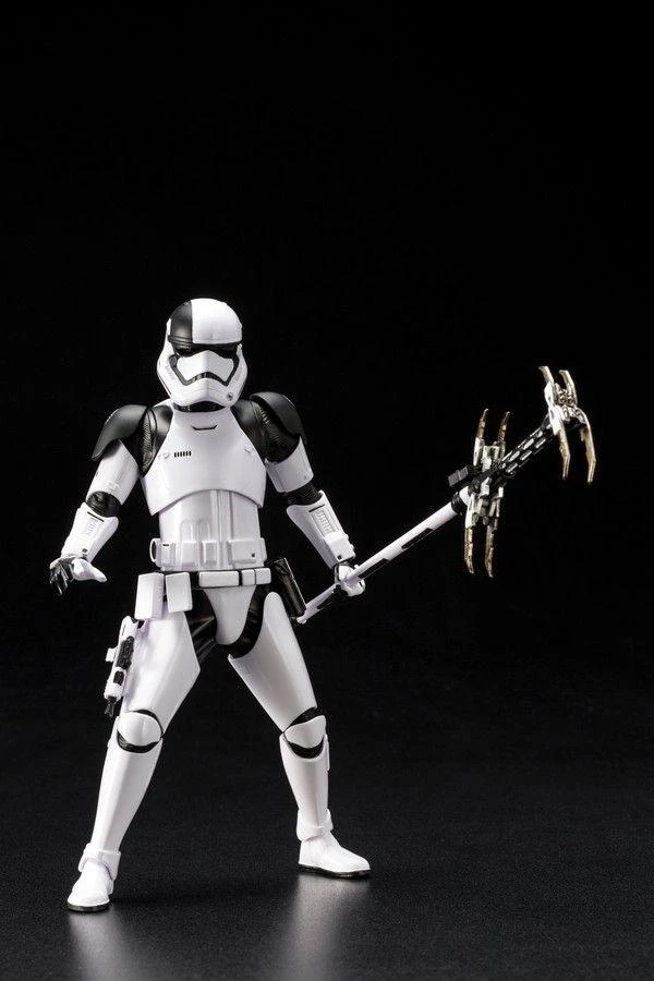 Kotobukiya Star Wars First Order Stormtrooper Executioner ARTFX+ Statue 8 Kotobukiya Star Wars First Order Stormtrooper Executioner ARTFX+ Statue - Image 8