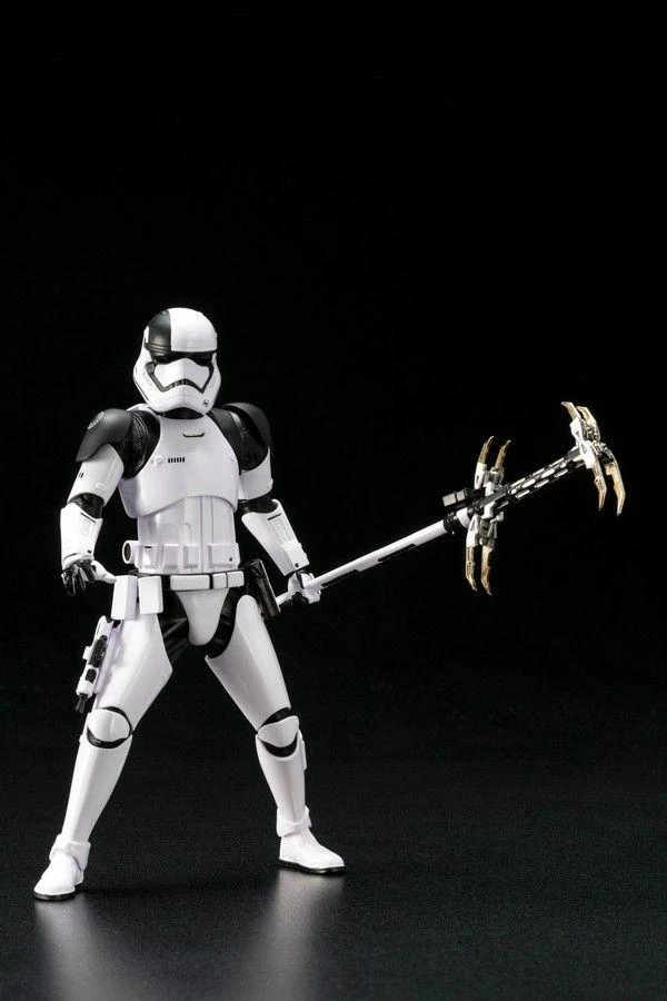 Kotobukiya Star Wars First Order Stormtrooper Executioner ARTFX+ Statue 9 Kotobukiya Star Wars First Order Stormtrooper Executioner ARTFX+ Statue - Image 9